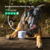 Leckender Hund neben einer Dose Probiotics+ von Suppdog