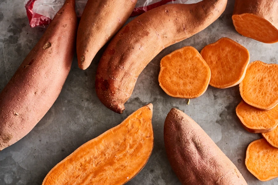 Zoet aardappelen leveren de koolhydraten die honden met jeuk nodig hebben 
